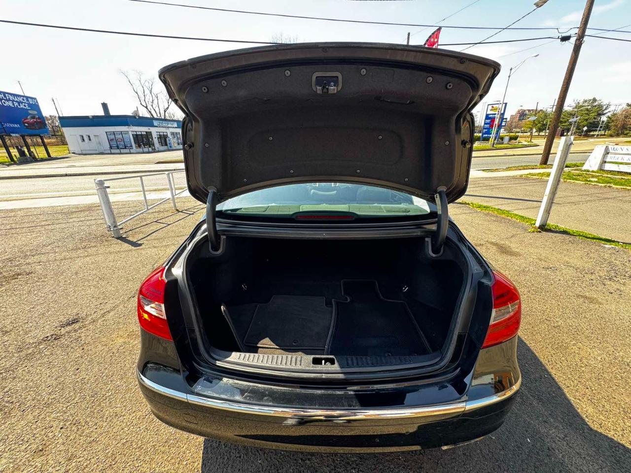 Hyundai Genesis 4dr Sdn V6 3.8L 2012