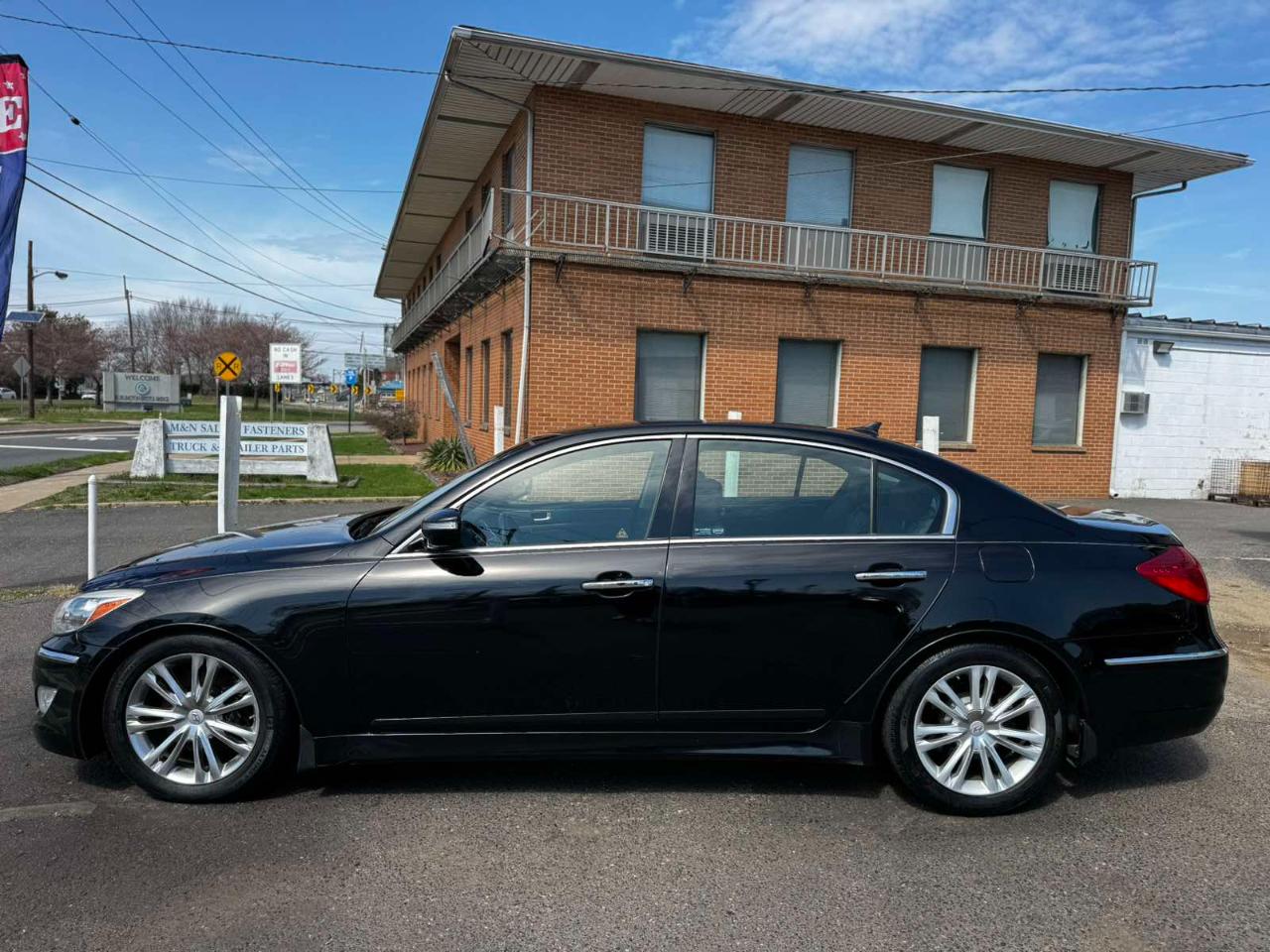 Hyundai Genesis 4dr Sdn V6 3.8L 2012