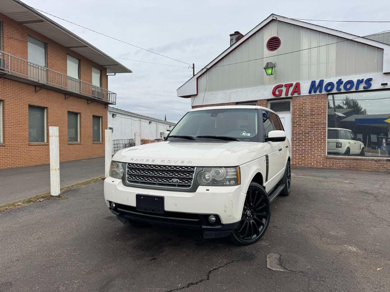 Land Rover Range Rover 4WD 4dr HSE LUX 2010