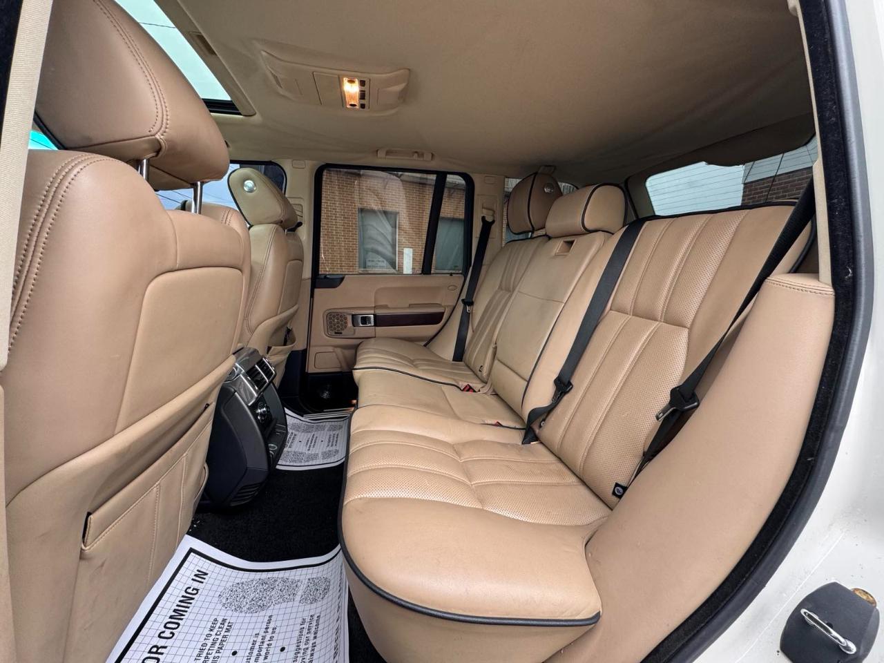 Land Rover Range Rover 4WD 4dr HSE LUX 2010