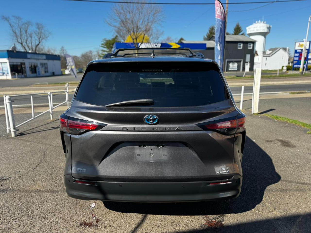 Toyota Sienna XLE FWD 7-Passenger (Natl) 2022