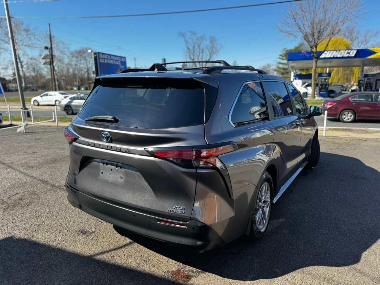 Toyota Sienna XLE FWD 7-Passenger (Natl) 2022