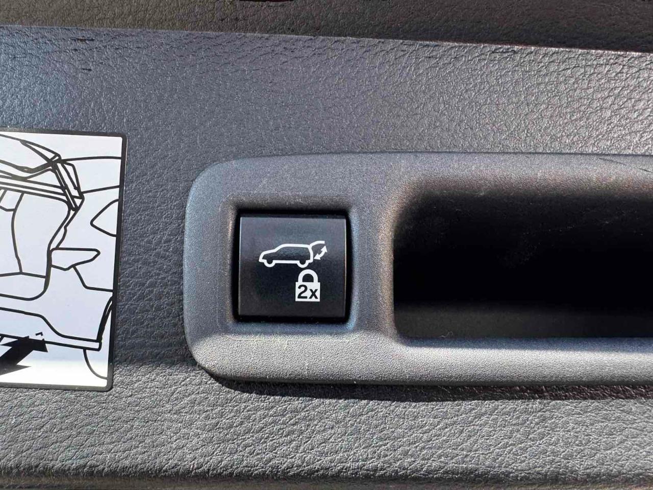 Toyota Sienna XLE FWD 7-Passenger (Natl) 2022