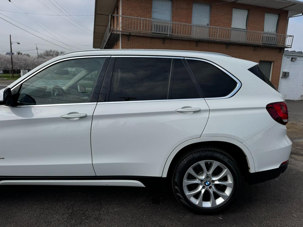 BMW X5 AWD 4dr xDrive50i 2015