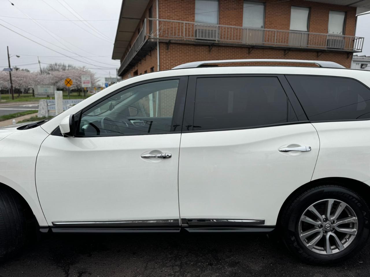 Nissan Pathfinder 4WD 4dr SL 2015