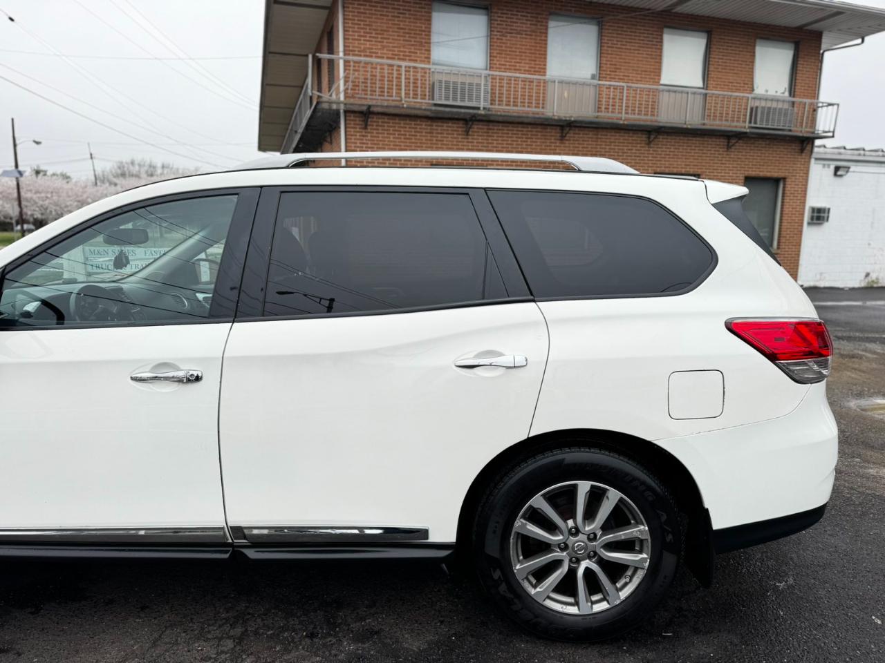 Nissan Pathfinder 4WD 4dr SL 2015