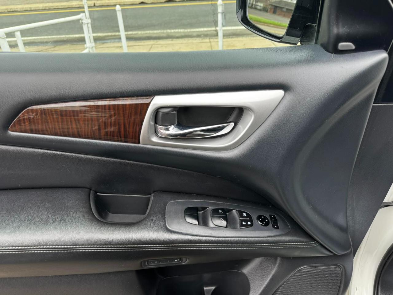 Nissan Pathfinder 4WD 4dr SL 2015