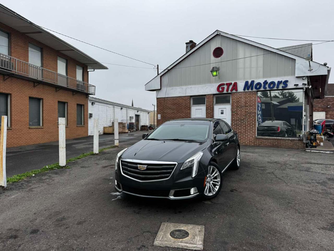 Cadillac XTS 4dr Sdn Luxury FWD 2019