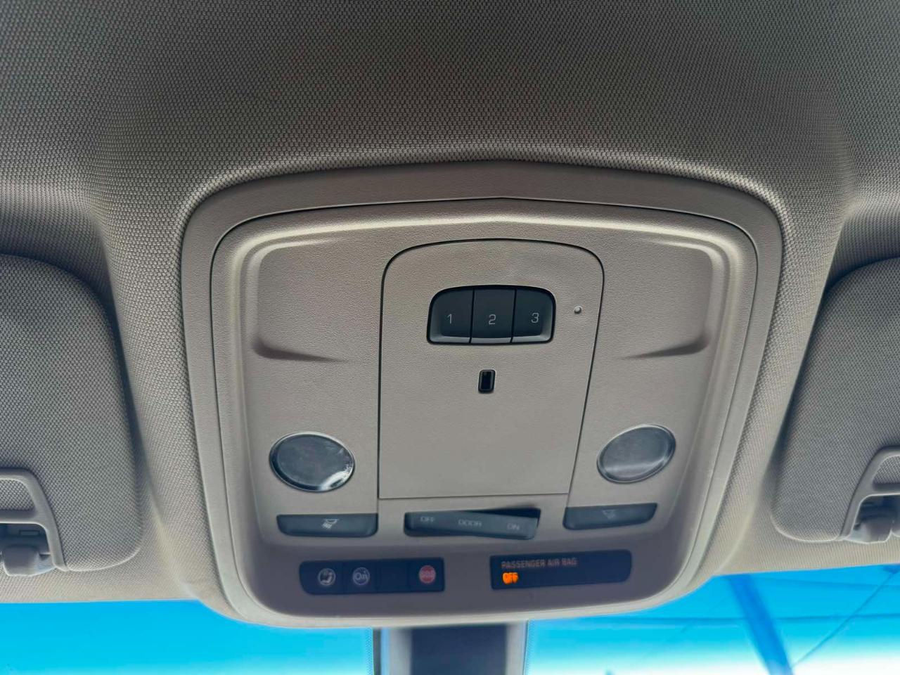 Cadillac XTS 4dr Sdn Luxury FWD 2019