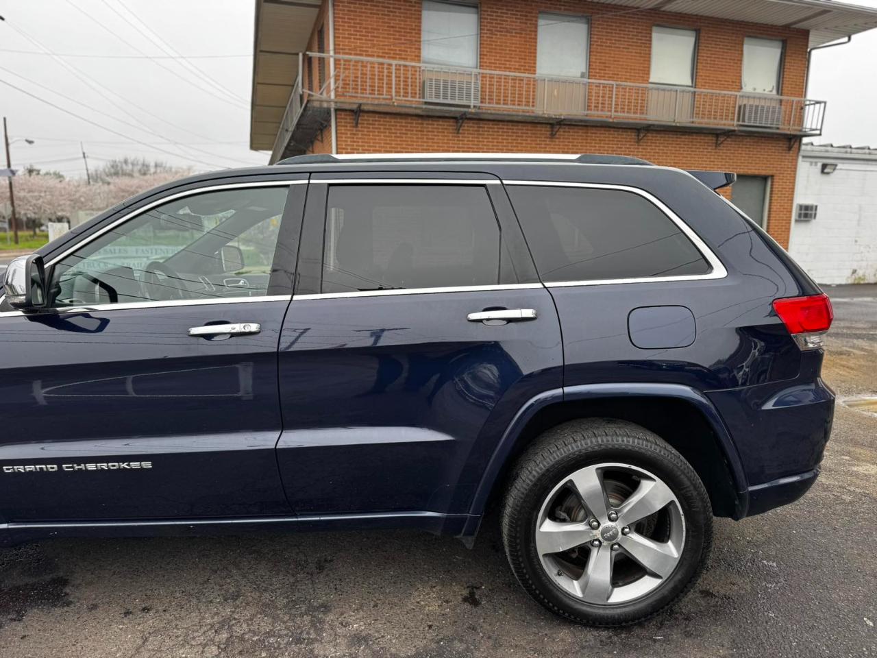 Jeep Grand Cherokee 4WD 4dr Overland 2014