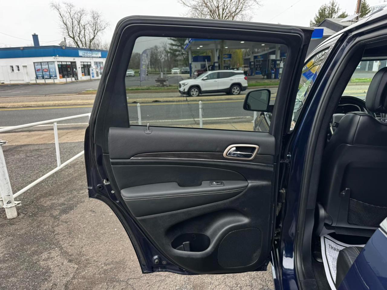 Jeep Grand Cherokee 4WD 4dr Overland 2014