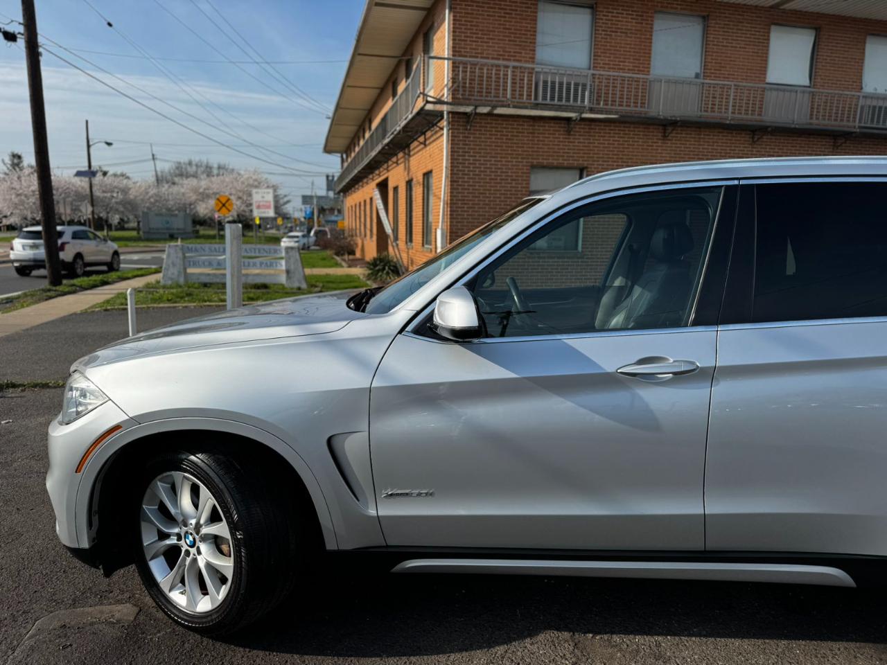 BMW X5 AWD 4dr xDrive50i 2015