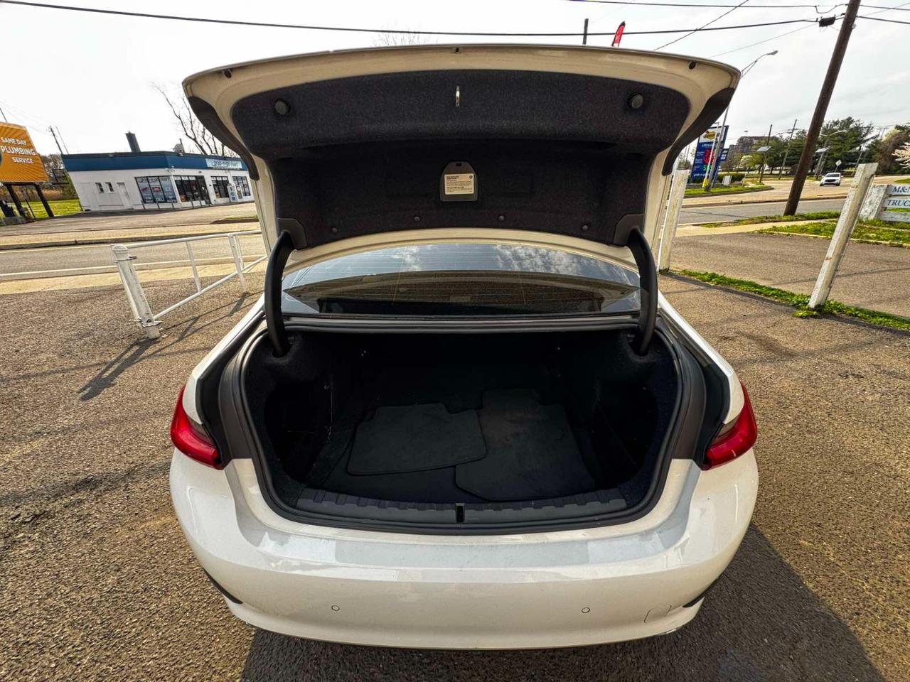 BMW 3 Series 330i xDrive Sedan 2019