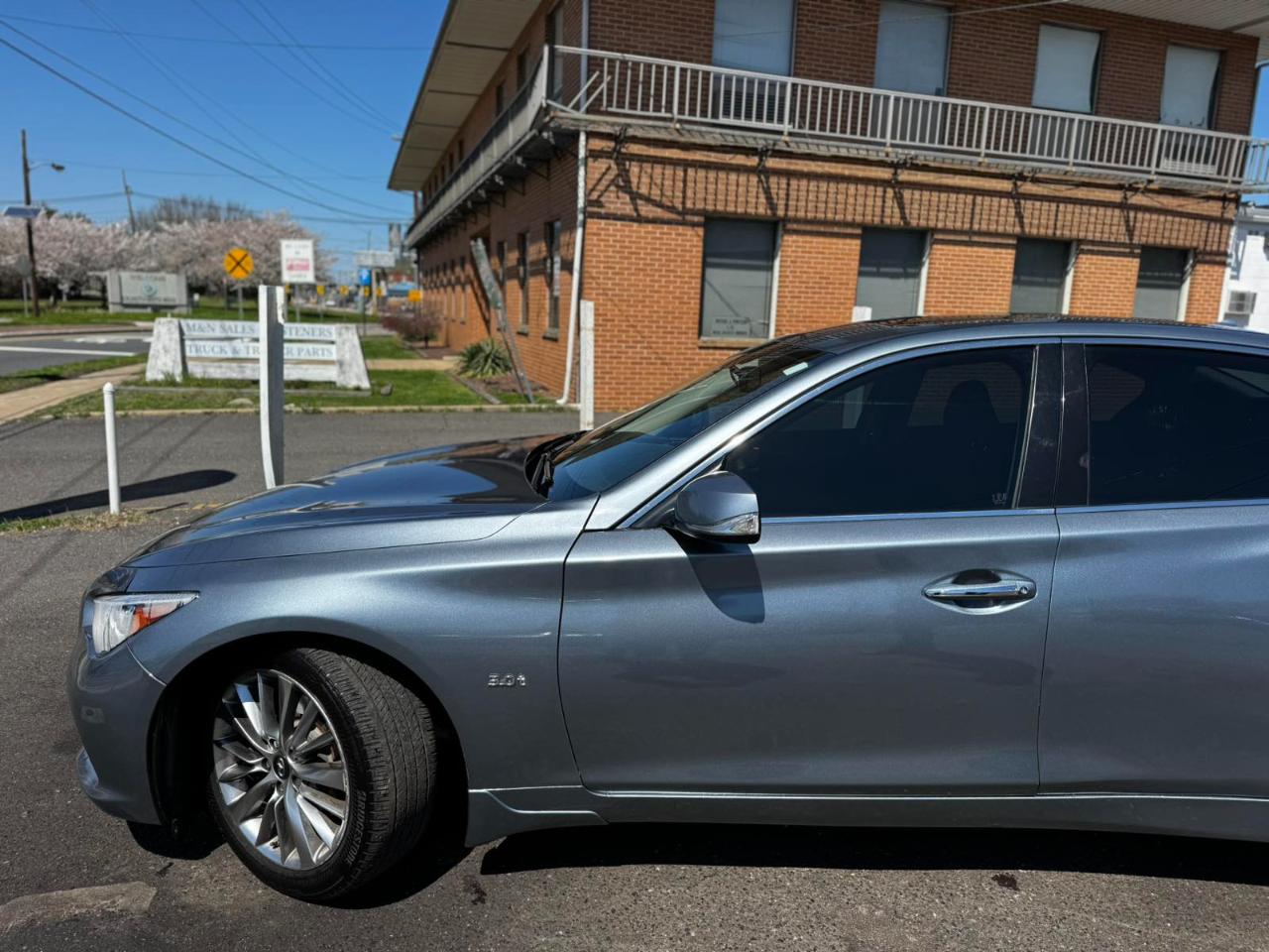 Infiniti Q50 3.0t LUXE AWD 2018