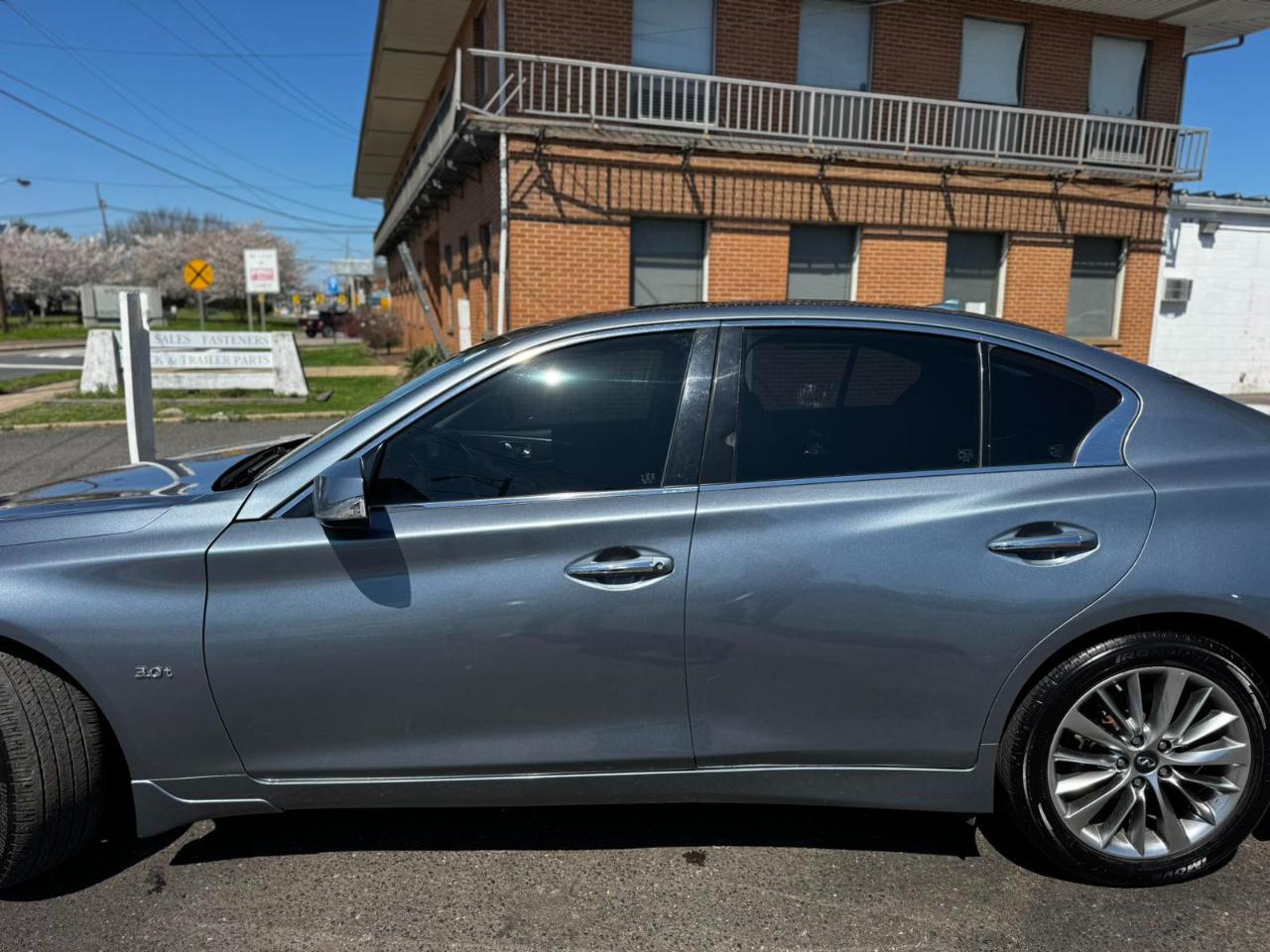Infiniti Q50 3.0t LUXE AWD 2018