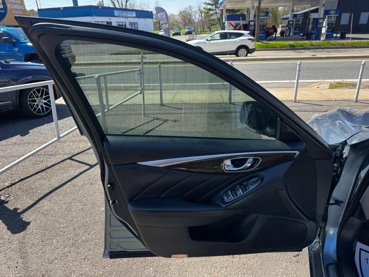 Infiniti Q50 3.0t LUXE AWD 2018