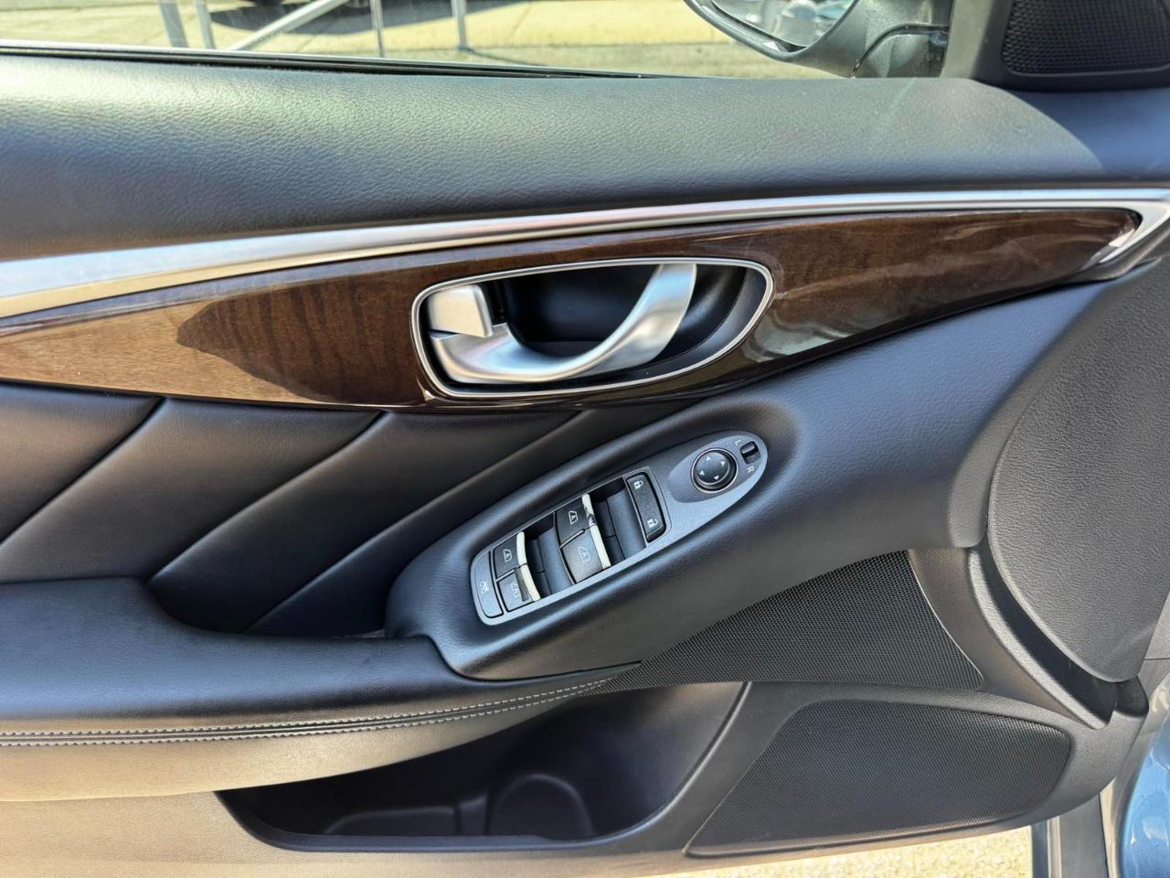 Infiniti Q50 3.0t LUXE AWD 2018