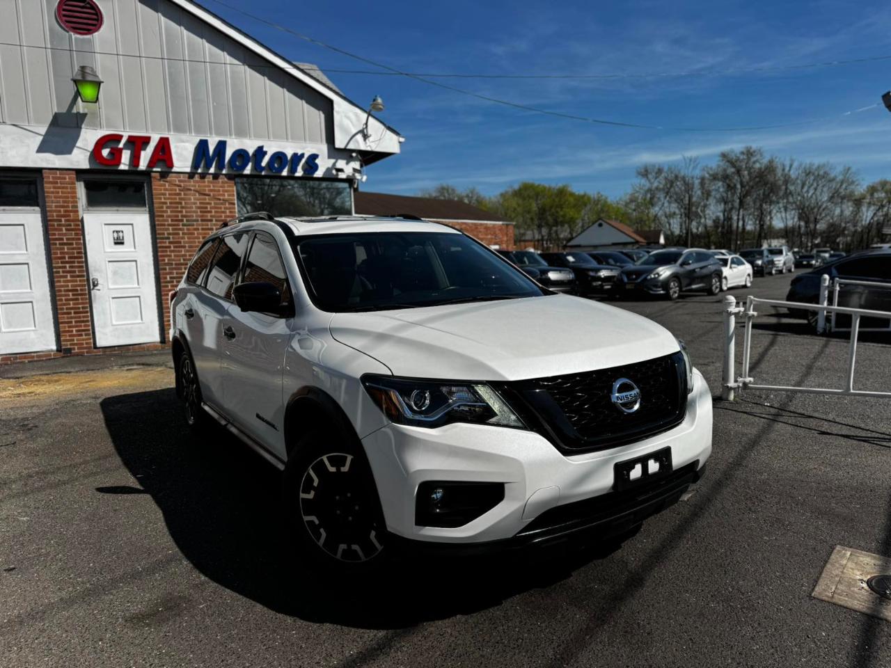 Nissan Pathfinder 4x4 SL 2019