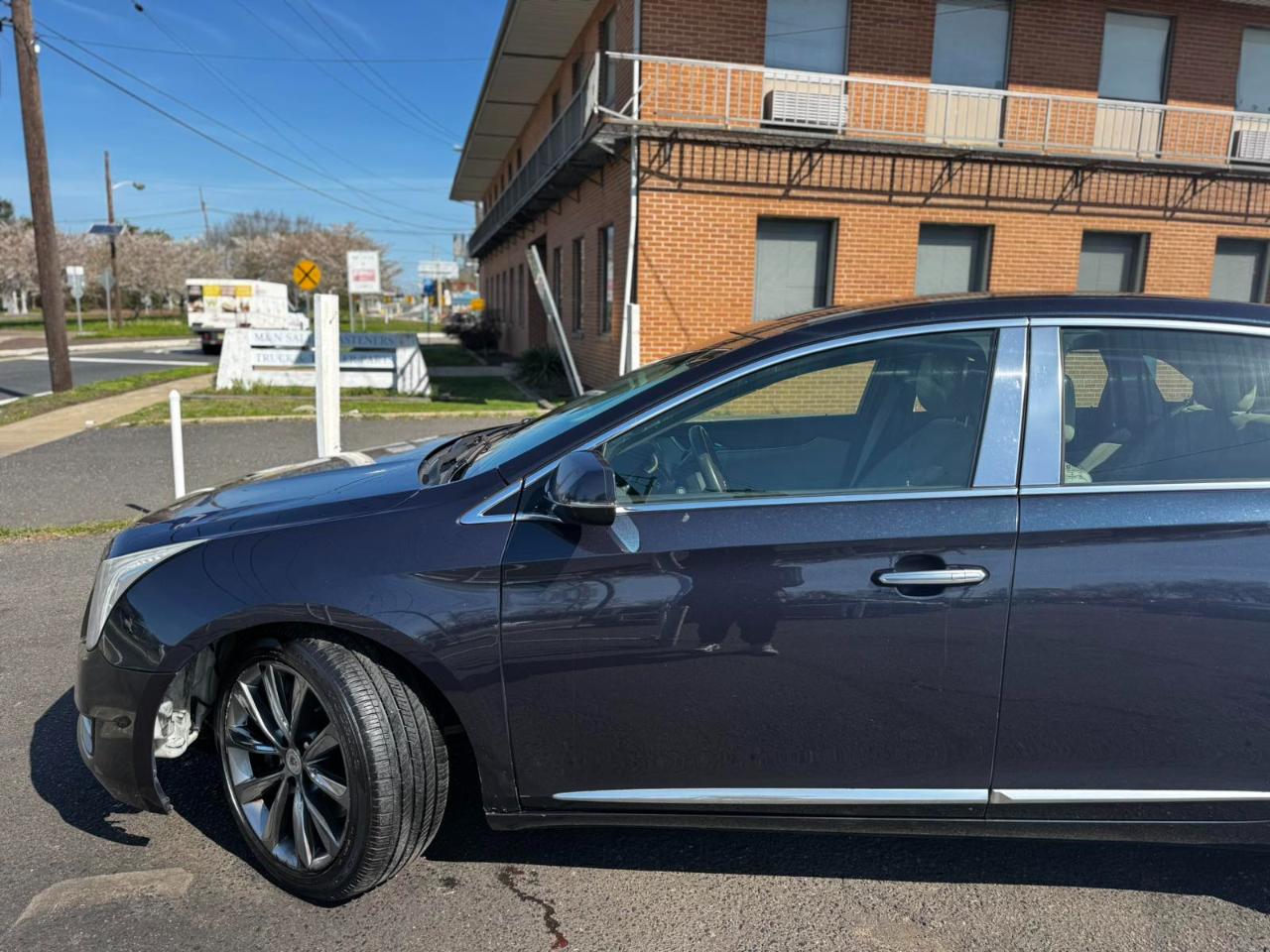 Cadillac XTS 4dr Sdn FWD 2014