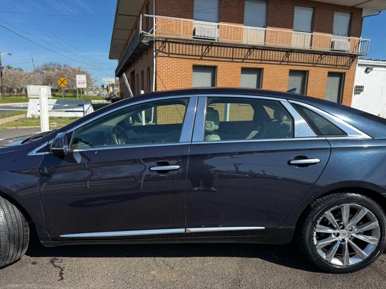 Cadillac XTS 4dr Sdn FWD 2014