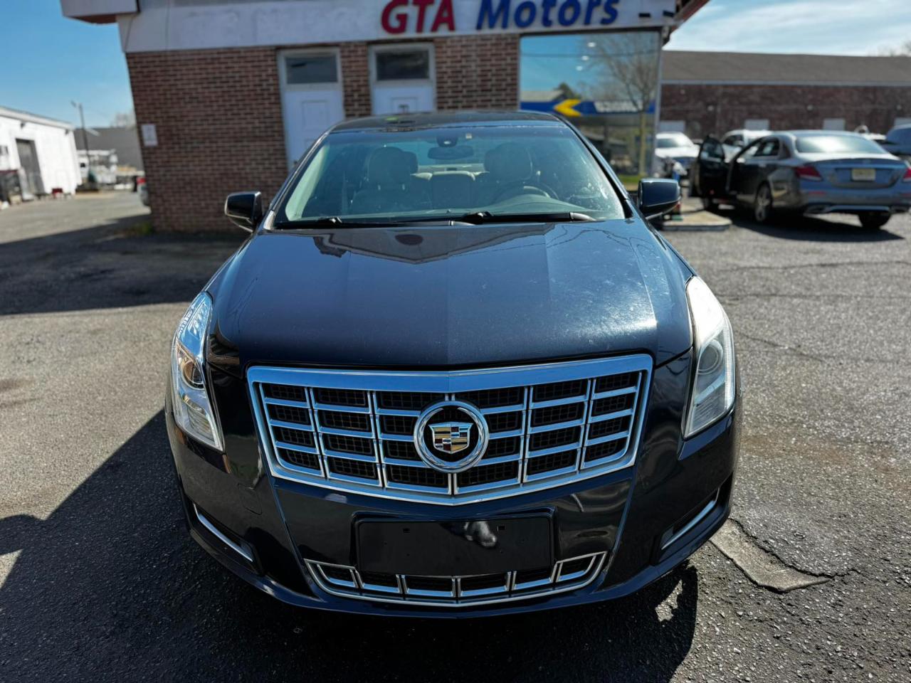 Cadillac XTS 4dr Sdn FWD 2014