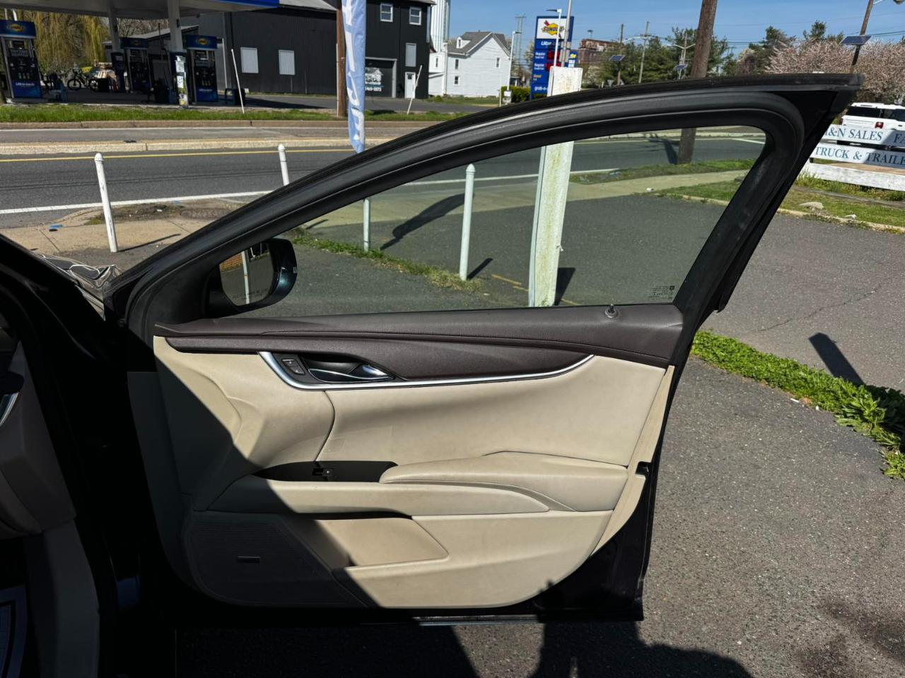 Cadillac XTS 4dr Sdn FWD 2014