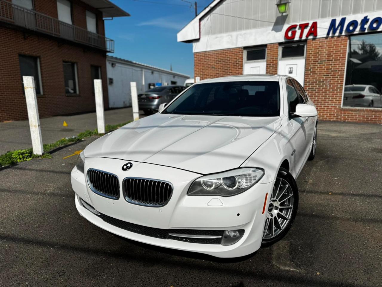 BMW 5 Series 4dr Sdn 535i xDrive AWD 2013