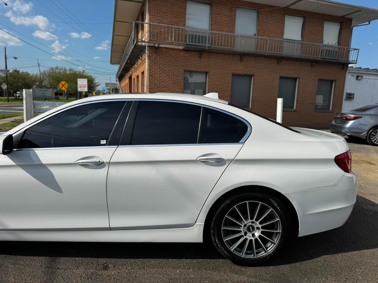 BMW 5 Series 4dr Sdn 535i xDrive AWD 2013