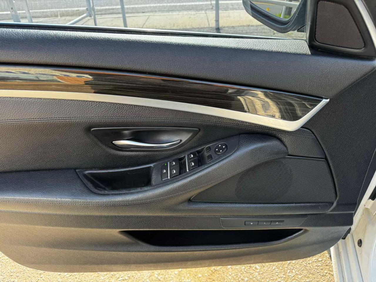 BMW 5 Series 4dr Sdn 535i xDrive AWD 2013