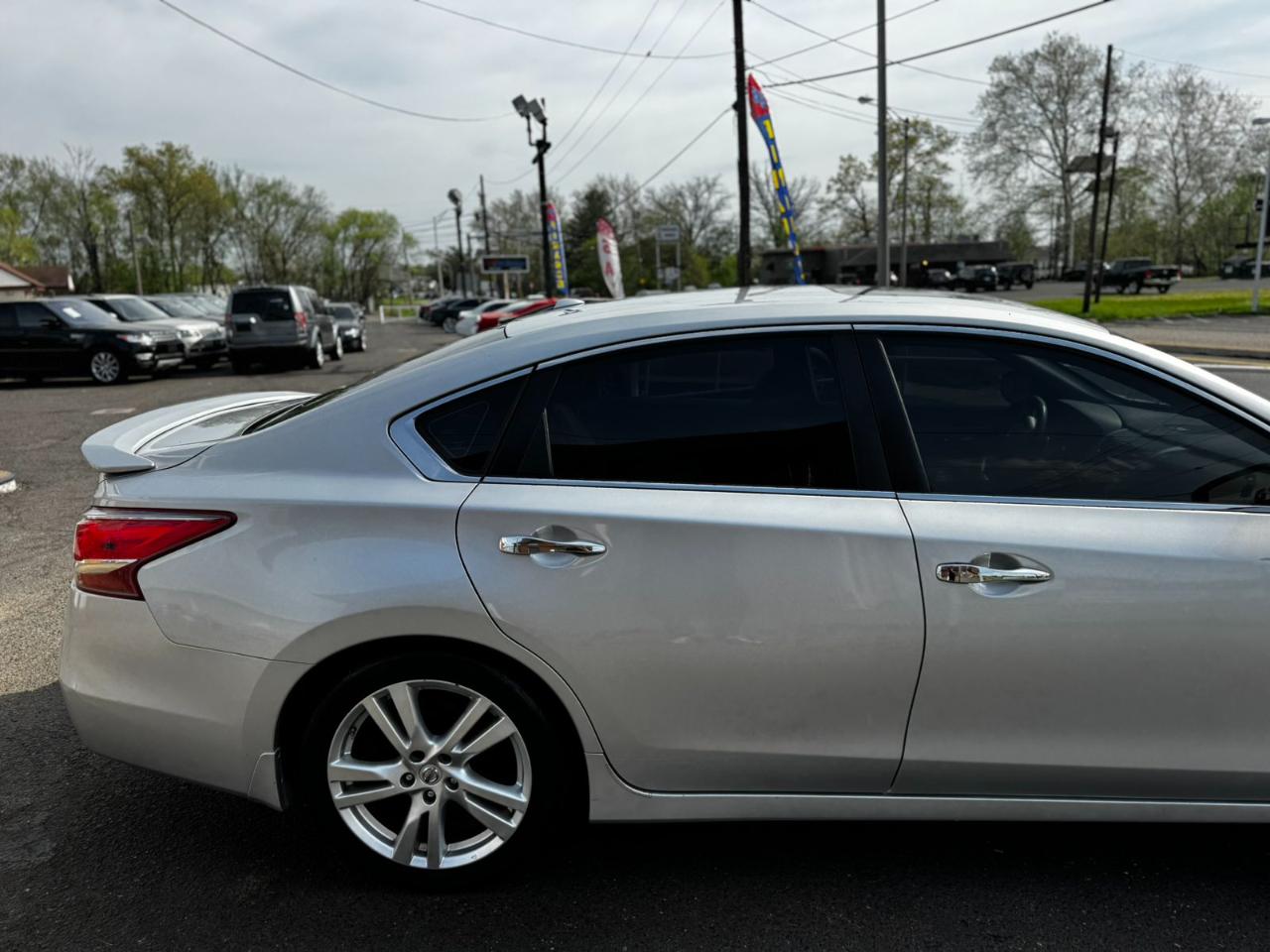 Nissan Altima 4dr Sdn V6 3.5 SL 2013