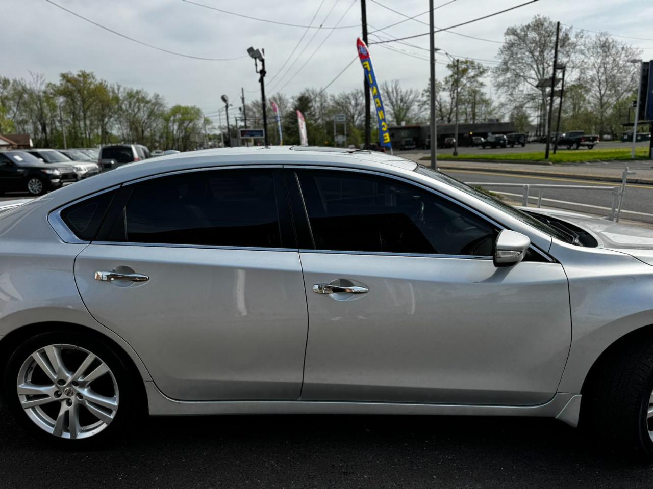 Nissan Altima 4dr Sdn V6 3.5 SL 2013