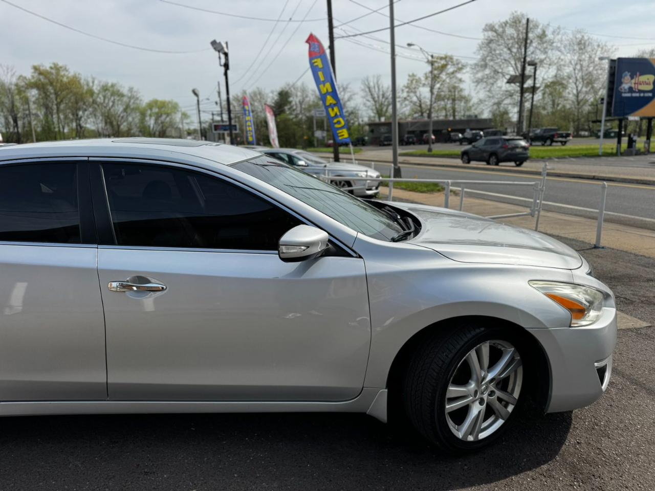 Nissan Altima 4dr Sdn V6 3.5 SL 2013