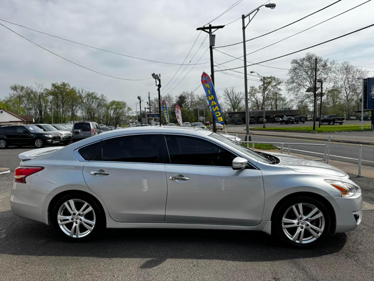 Nissan Altima 4dr Sdn V6 3.5 SL 2013