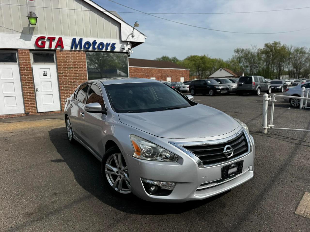 Nissan Altima 4dr Sdn V6 3.5 SL 2013