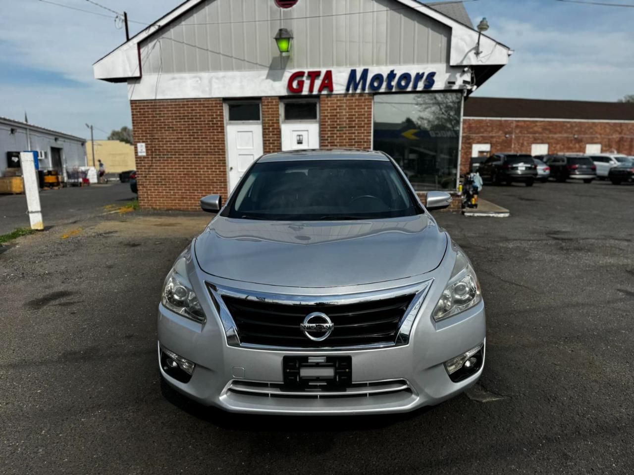 Nissan Altima 4dr Sdn V6 3.5 SL 2013