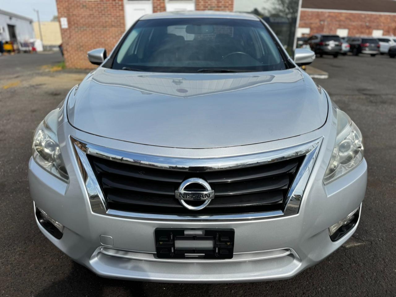 Nissan Altima 4dr Sdn V6 3.5 SL 2013
