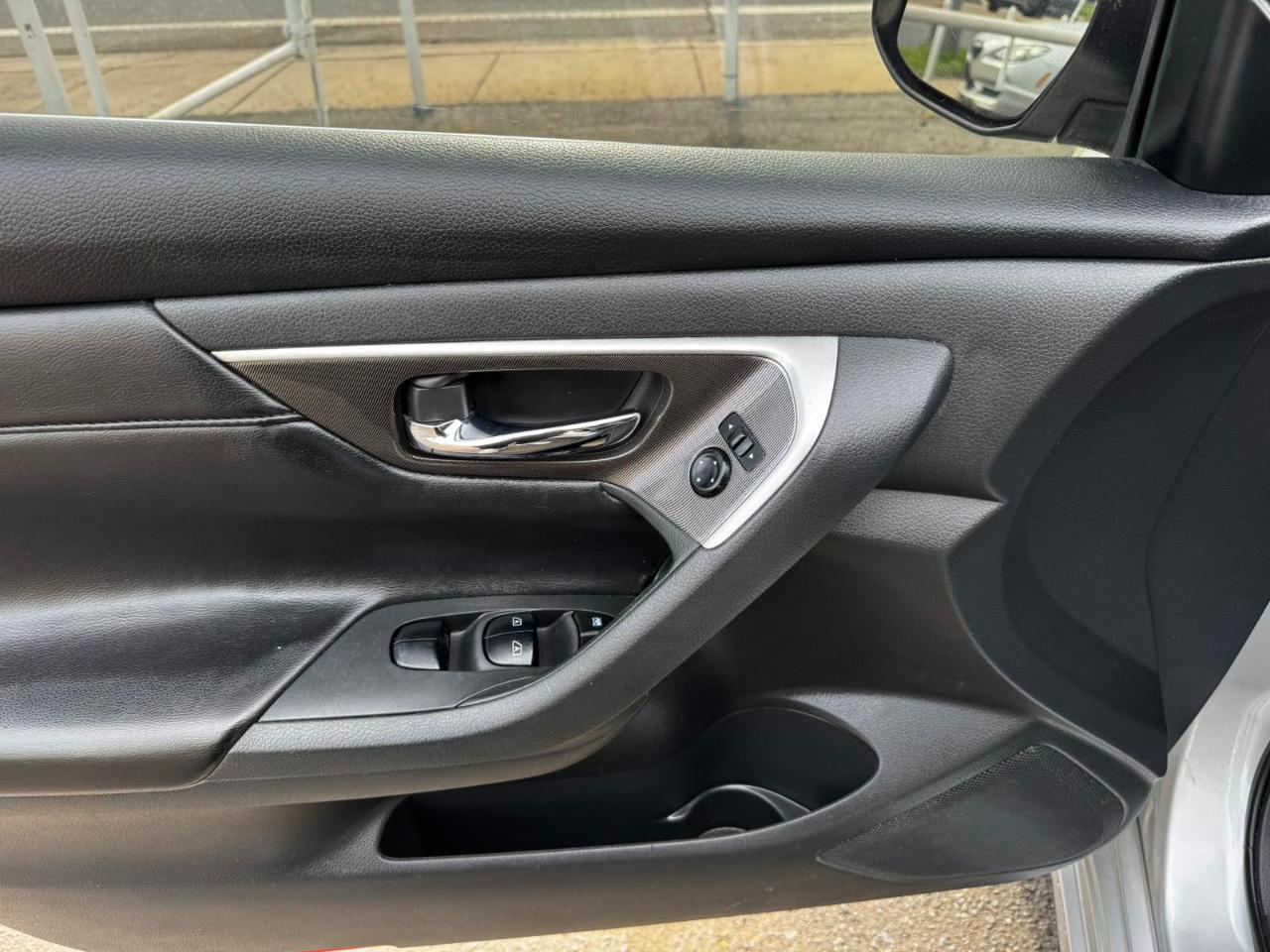 Nissan Altima 4dr Sdn V6 3.5 SL 2013