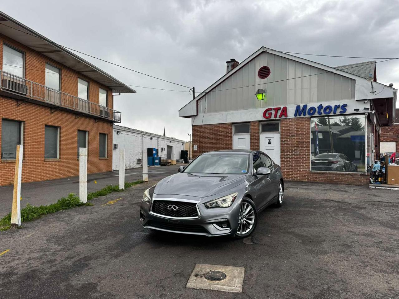 Infiniti Q50 3.0t LUXE RWD 2018