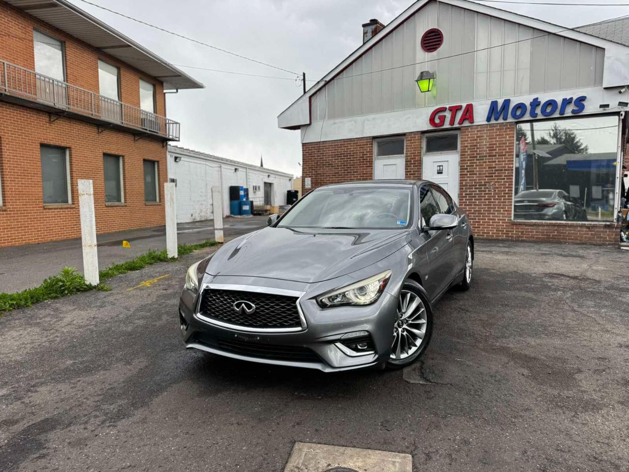 Infiniti Q50 3.0t LUXE RWD 2018