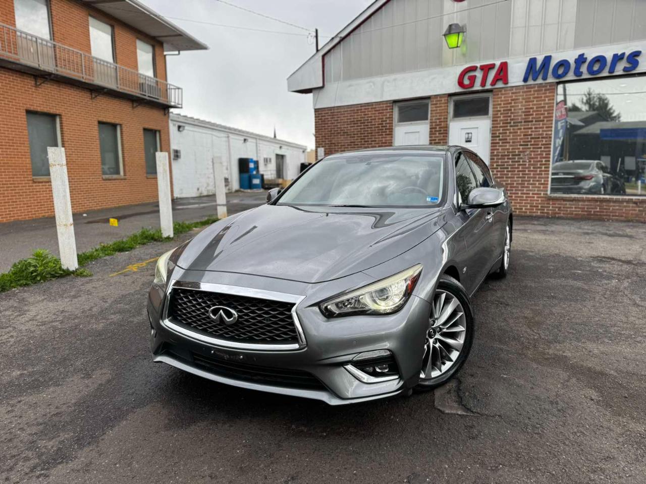 Infiniti Q50 3.0t LUXE RWD 2018