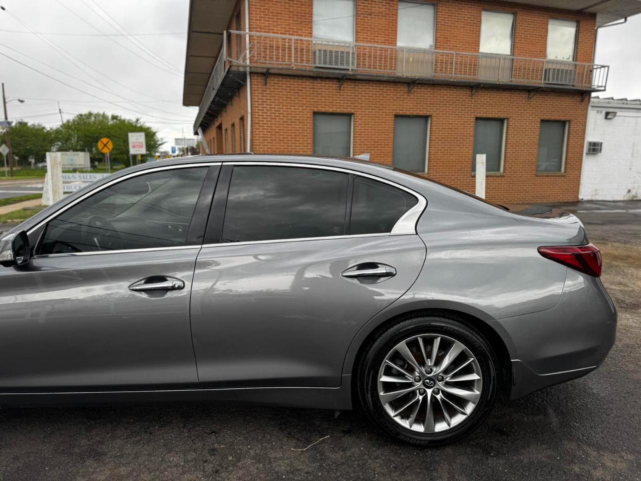 Infiniti Q50 3.0t LUXE RWD 2018
