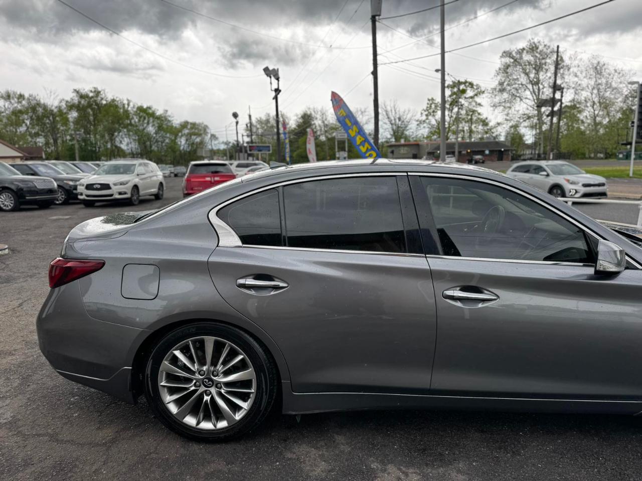 Infiniti Q50 3.0t LUXE RWD 2018