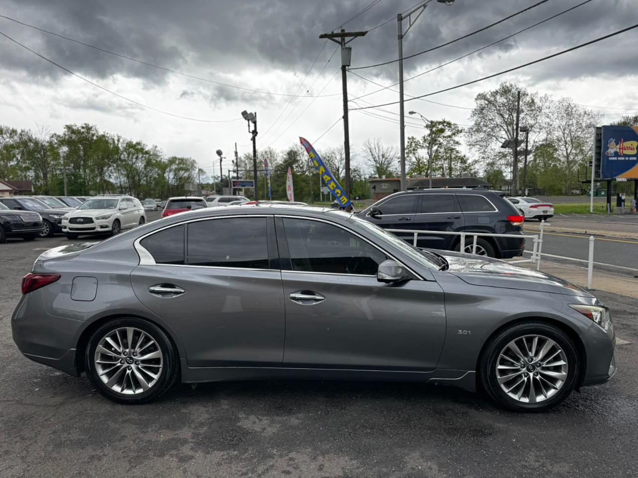 Infiniti Q50 3.0t LUXE RWD 2018