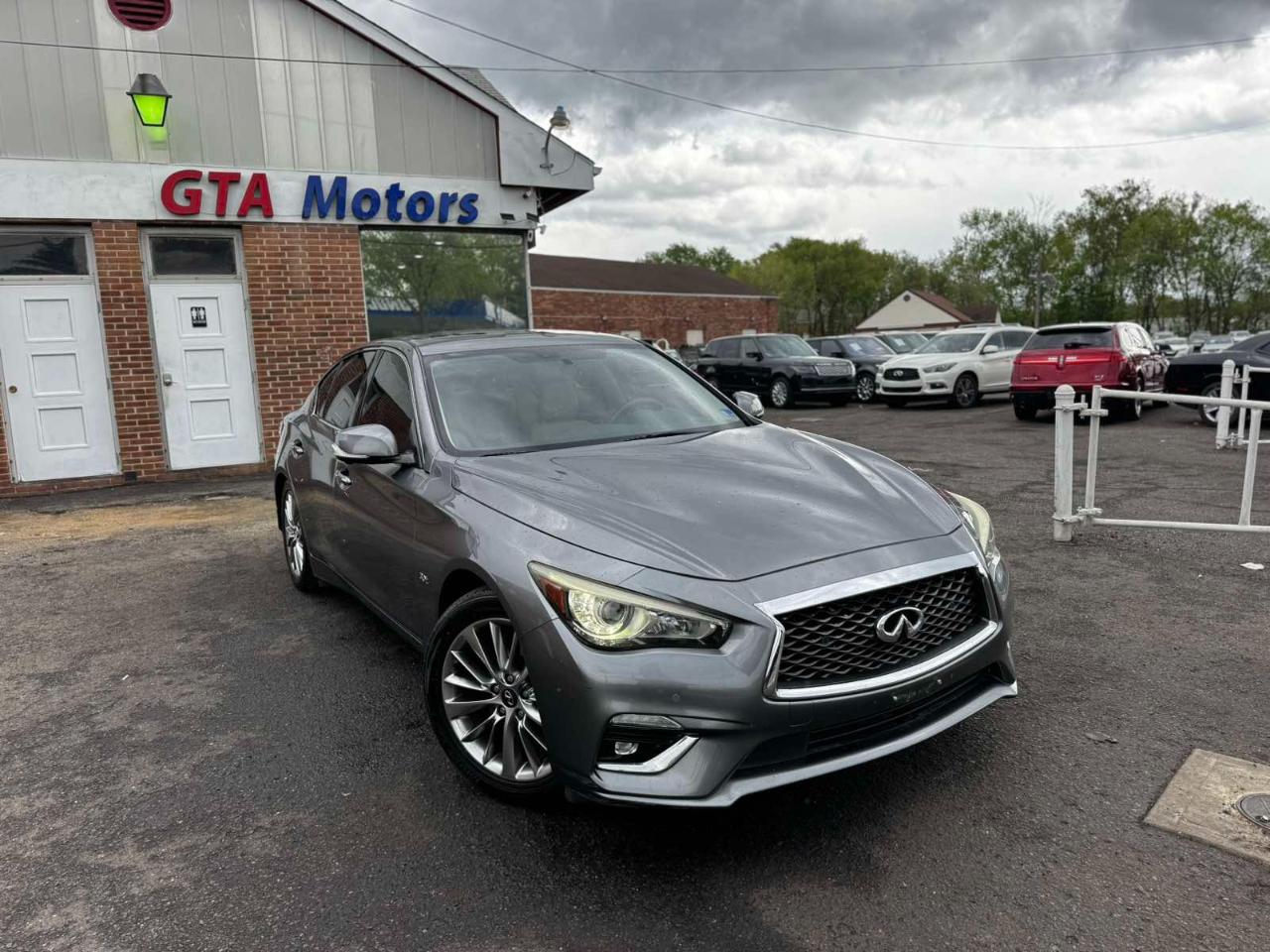 Infiniti Q50 3.0t LUXE RWD 2018