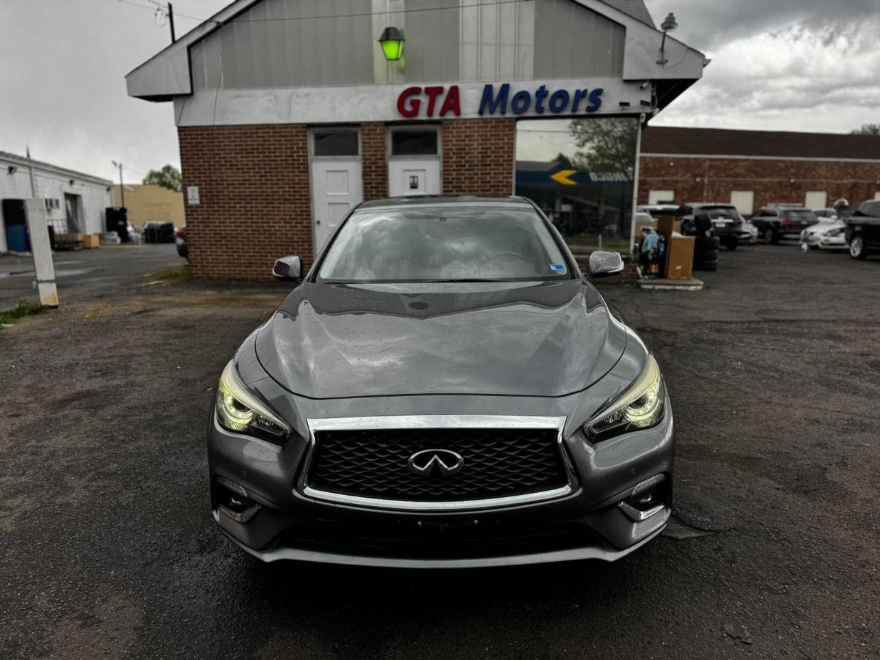 Infiniti Q50 3.0t LUXE RWD 2018