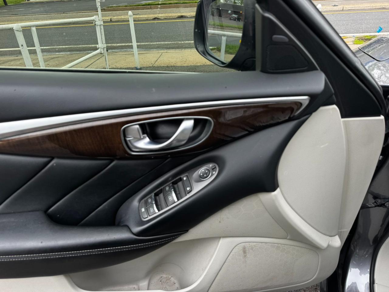 Infiniti Q50 3.0t LUXE RWD 2018