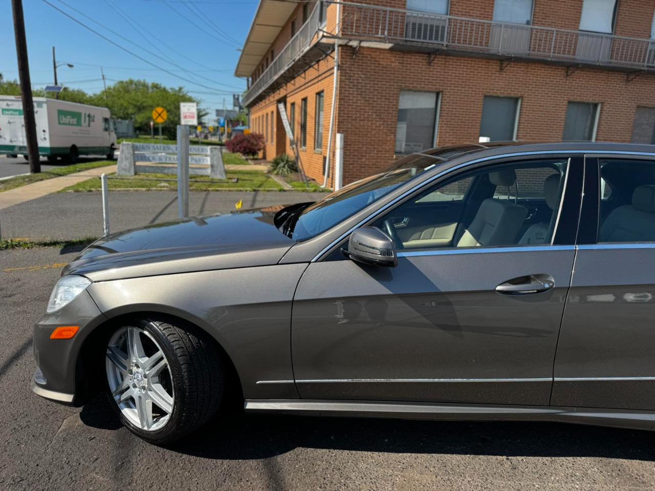 Mercedes-Benz E-Class 4dr Sdn E 350 Sport 4MATIC 2011