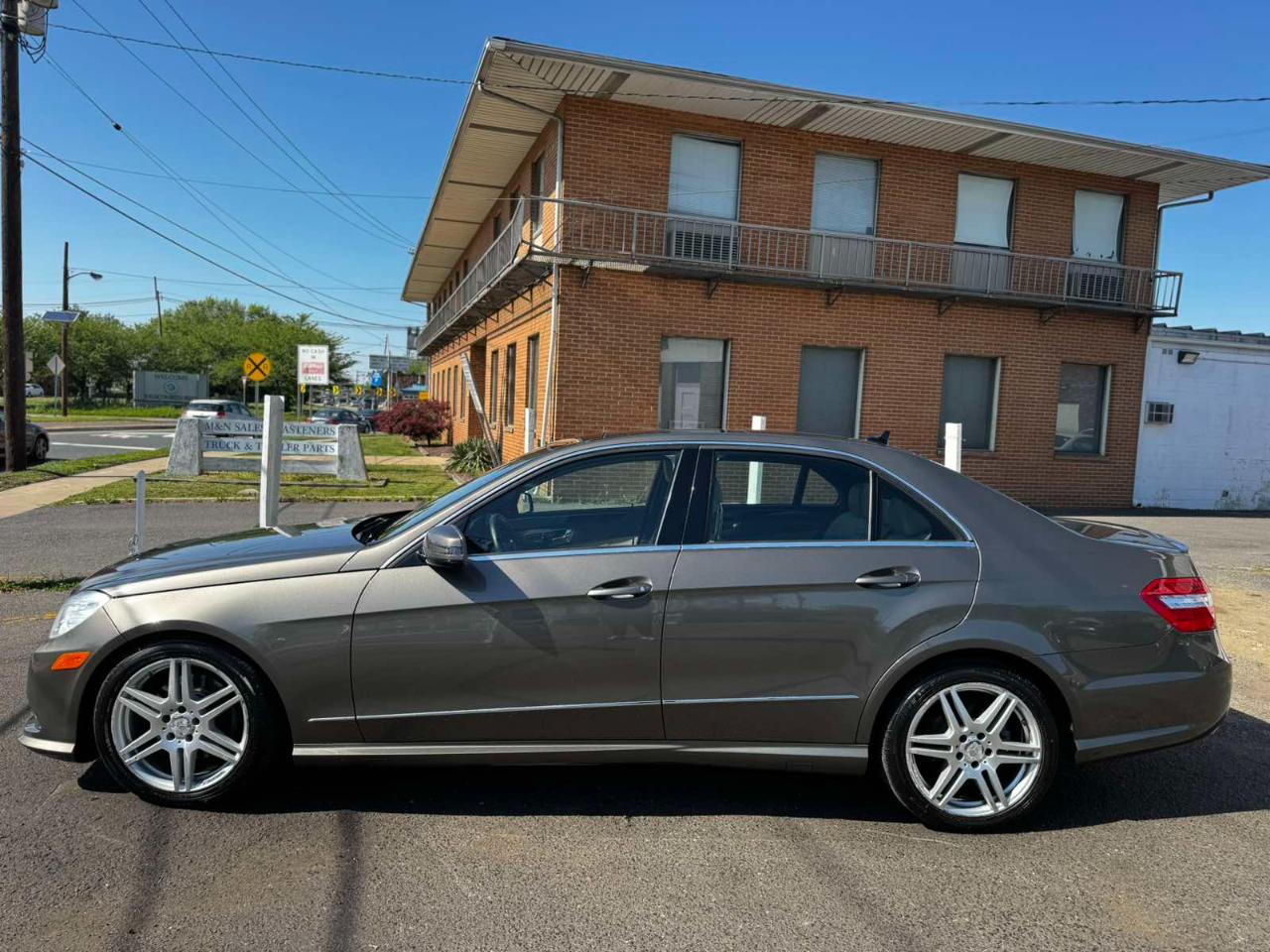 Mercedes-Benz E-Class 4dr Sdn E 350 Sport 4MATIC 2011