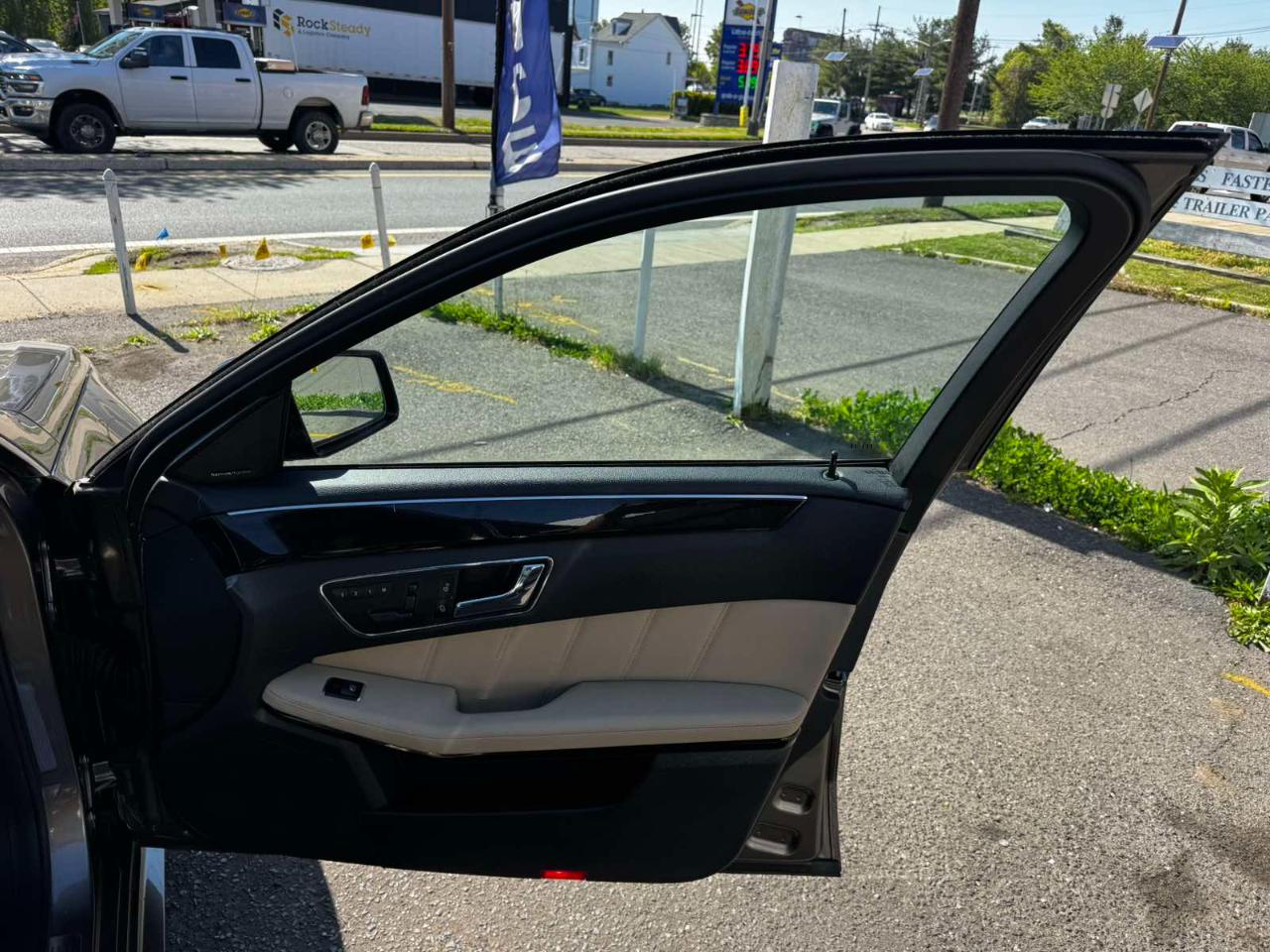 Mercedes-Benz E-Class 4dr Sdn E 350 Sport 4MATIC 2011