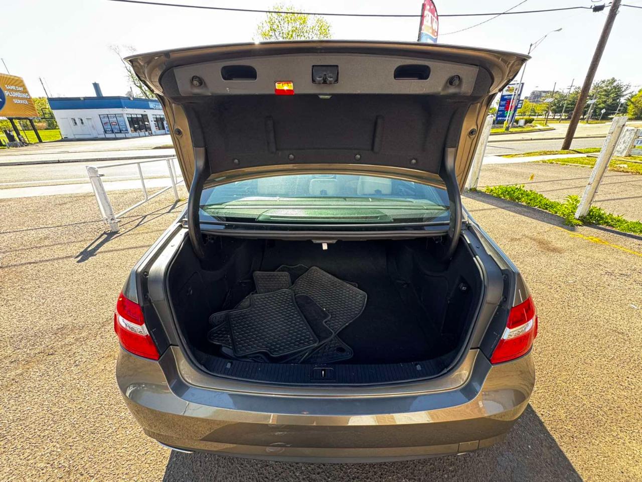 Mercedes-Benz E-Class 4dr Sdn E 350 Sport 4MATIC 2011